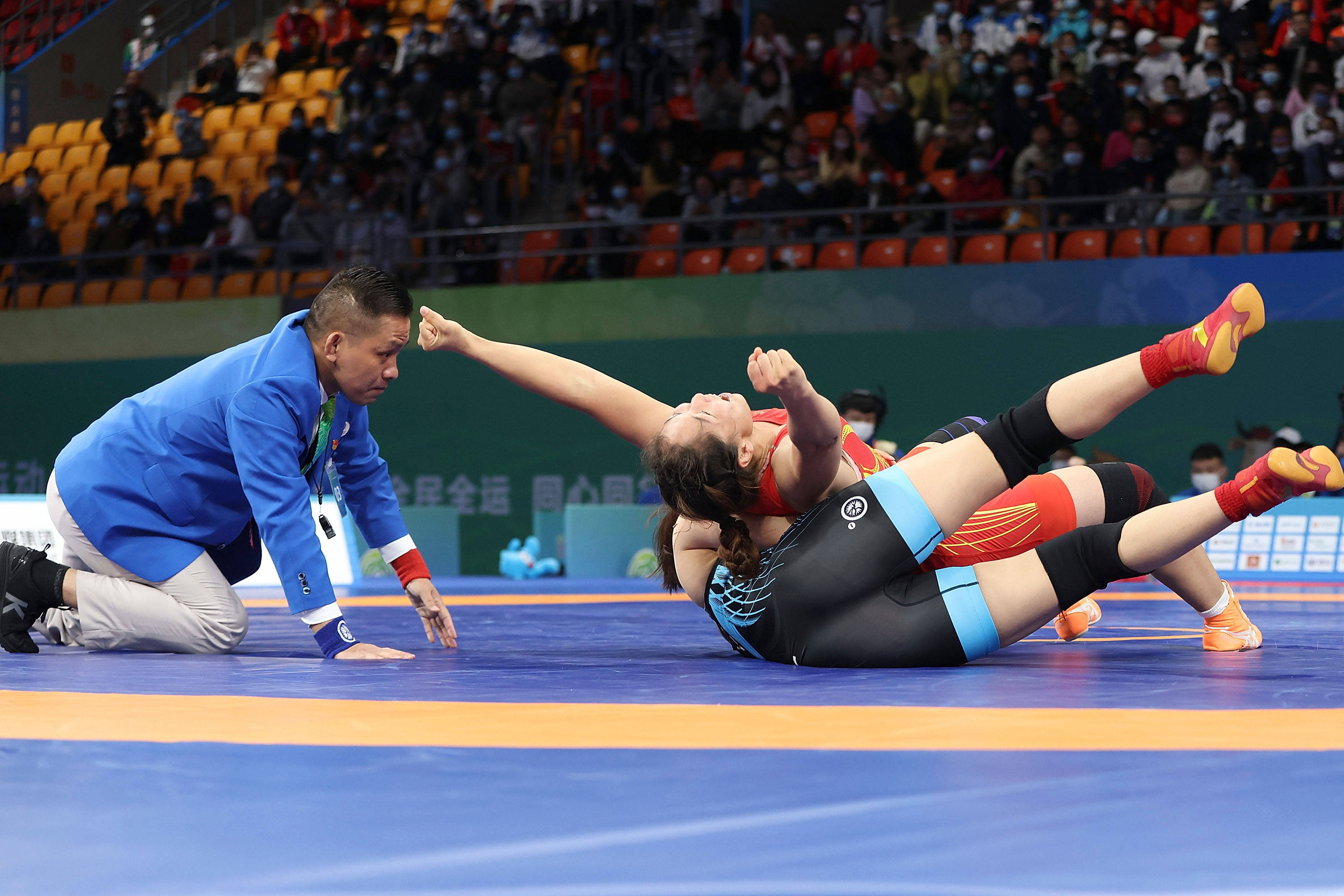 自由式摔跤国际赛，力量与技巧的巅峰对决