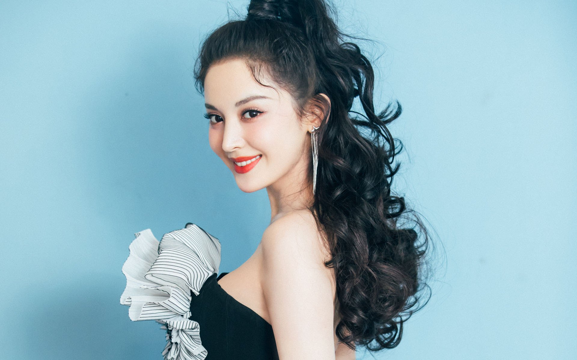 “意甲新星崛起引发关注,豪门紧追不舍”,意甲新赛季前瞻