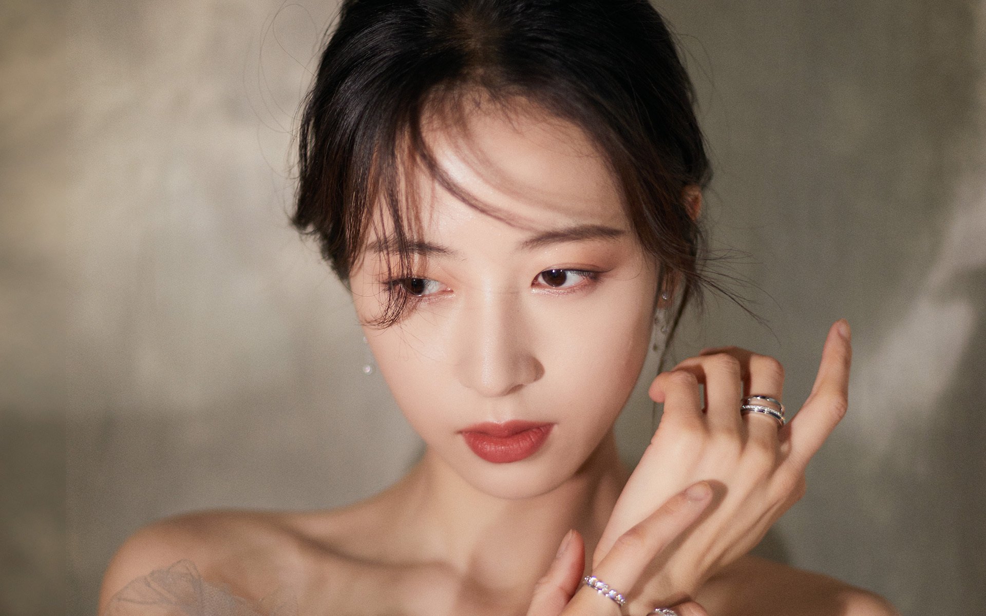 泰国马术协会与科技公司合作,开发虚拟现实训练平台,提升骑手技能。