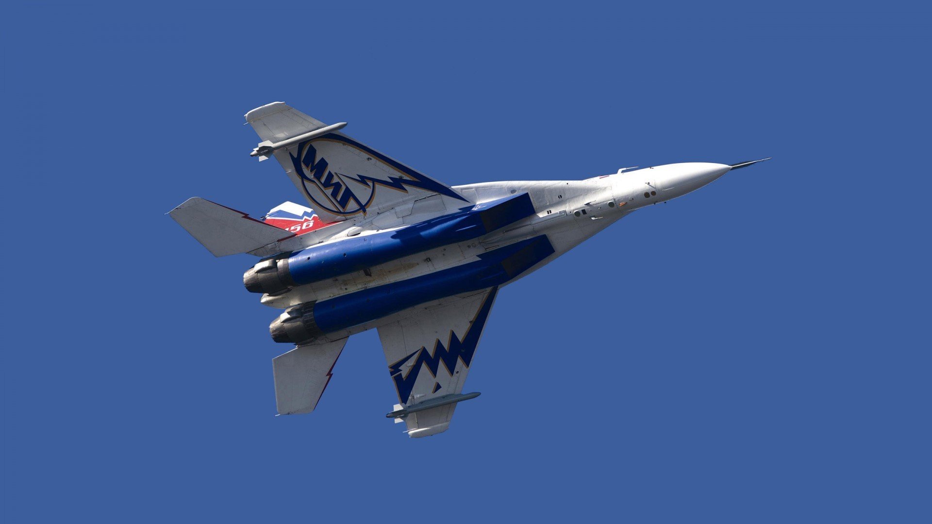 球迷风云：最疯狂的比赛现场互动瞬间，足球疯狂球迷