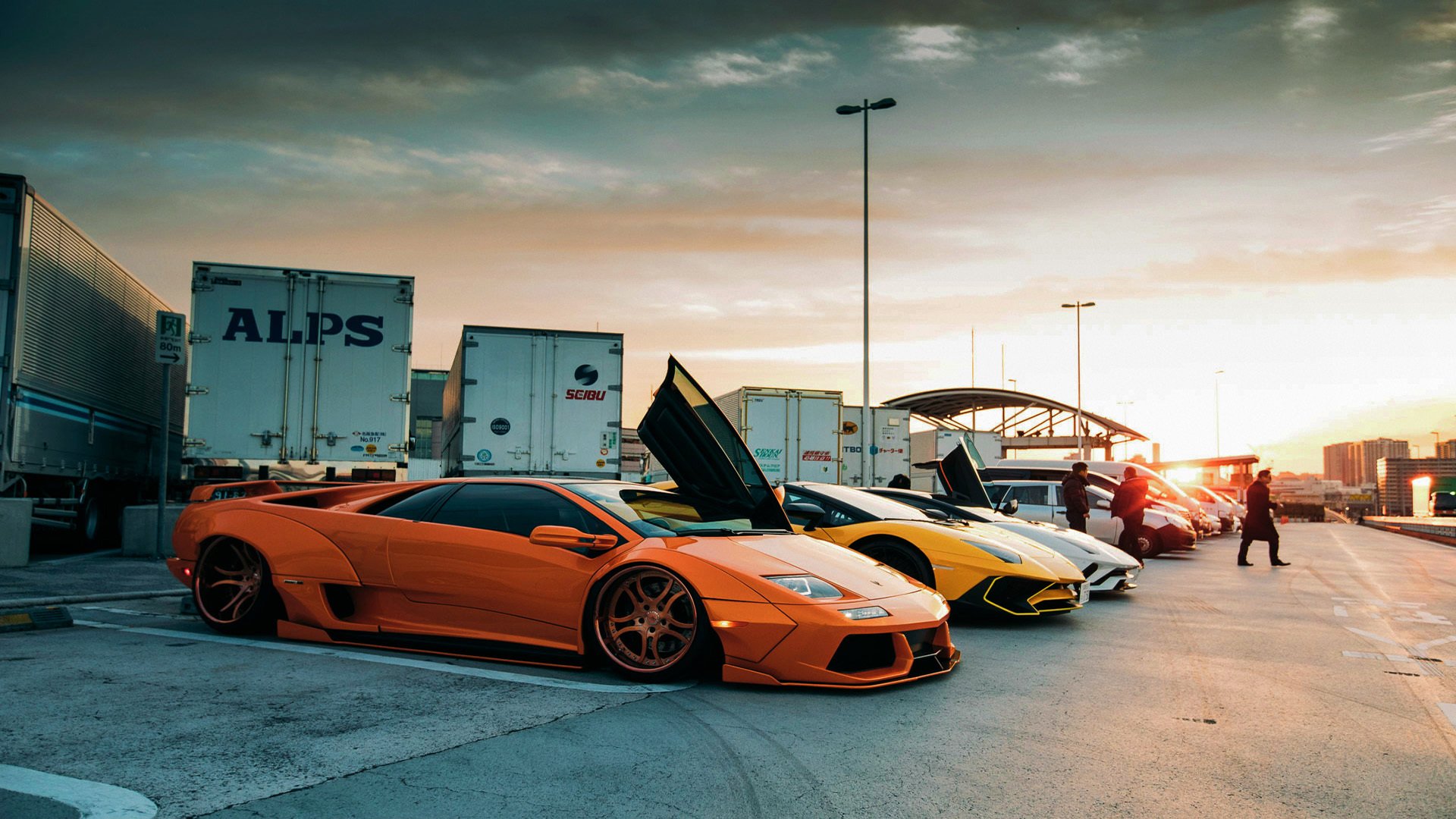 球队蓄势待发,准备应对未知挑战,球队蓄势待发,准备应对未知挑战英语