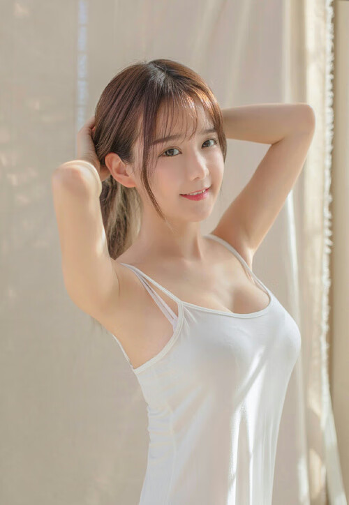 未来足球赛场将采用全息投影技术，创造沉浸式观赛体验，足球全景